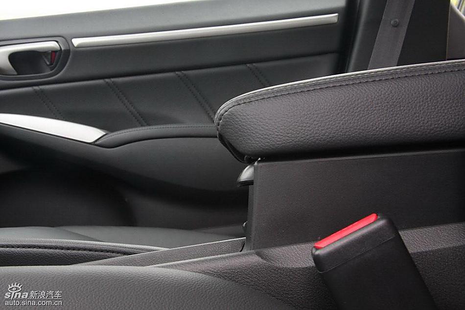 东风本田新思域试驾实拍图内饰