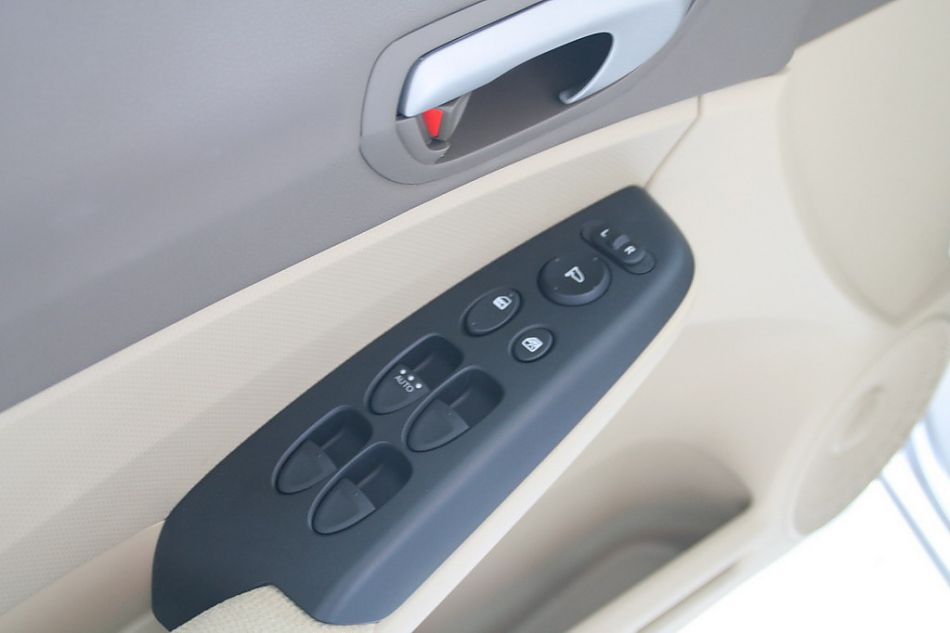 东风本田CIVIC电动车门