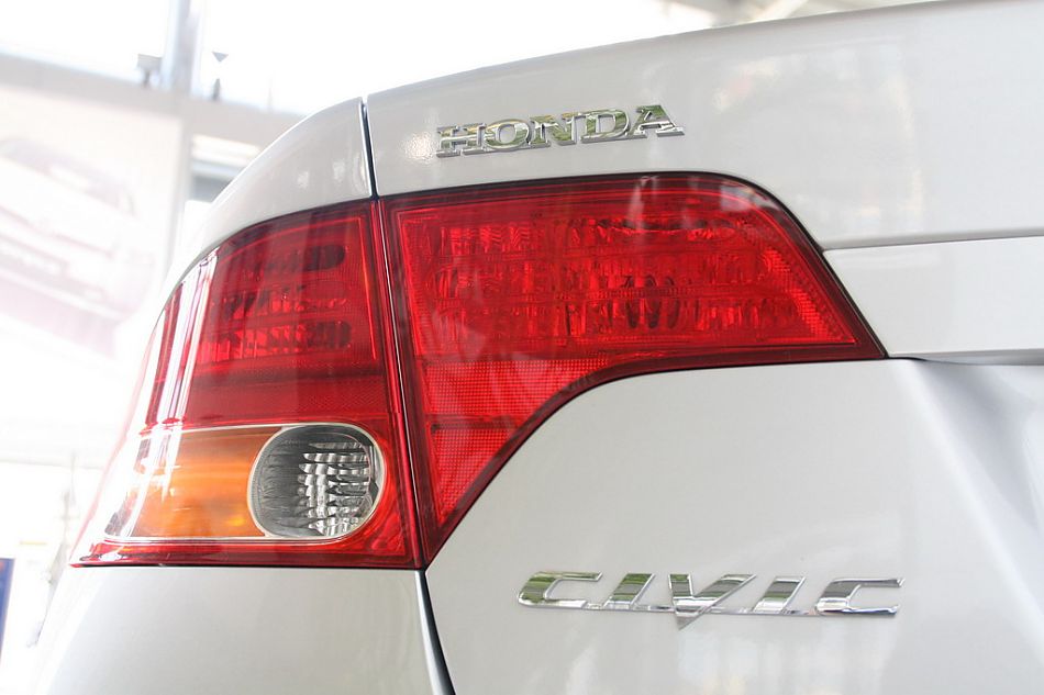 东风本田CIVIC尾灯