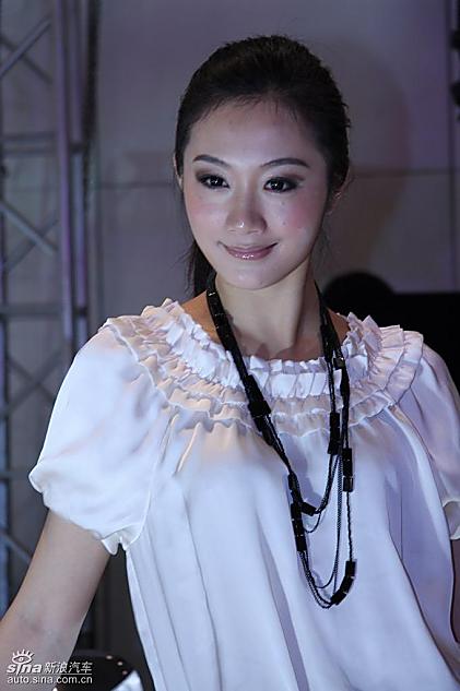 东风本田新思域现场车模展示