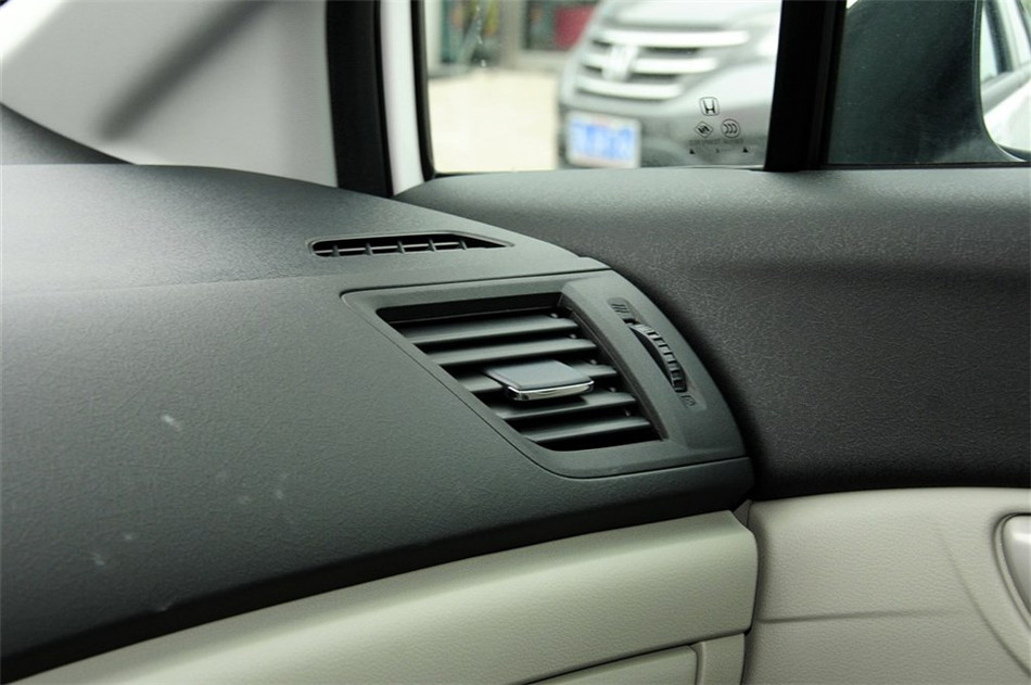 2014款 1.8L AT 经典版 内饰