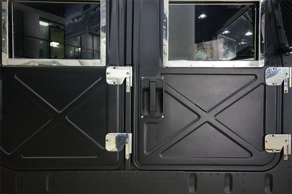 2018   Humvee C 6.2L