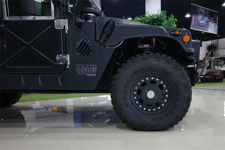 2018   Humvee C 6.2L