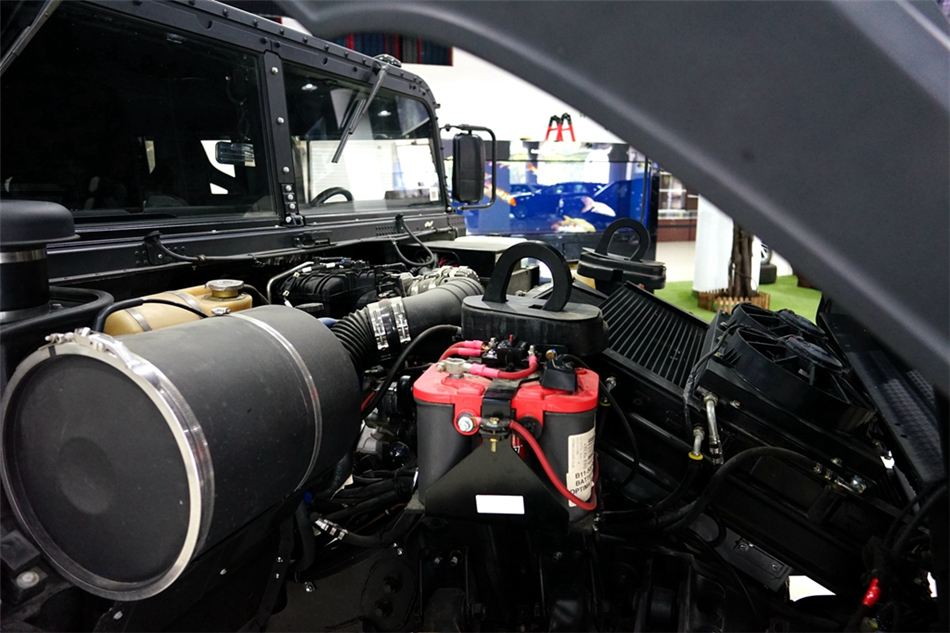 2018   Humvee C 6.2L