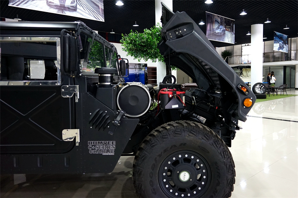 2018   Humvee C 6.2L