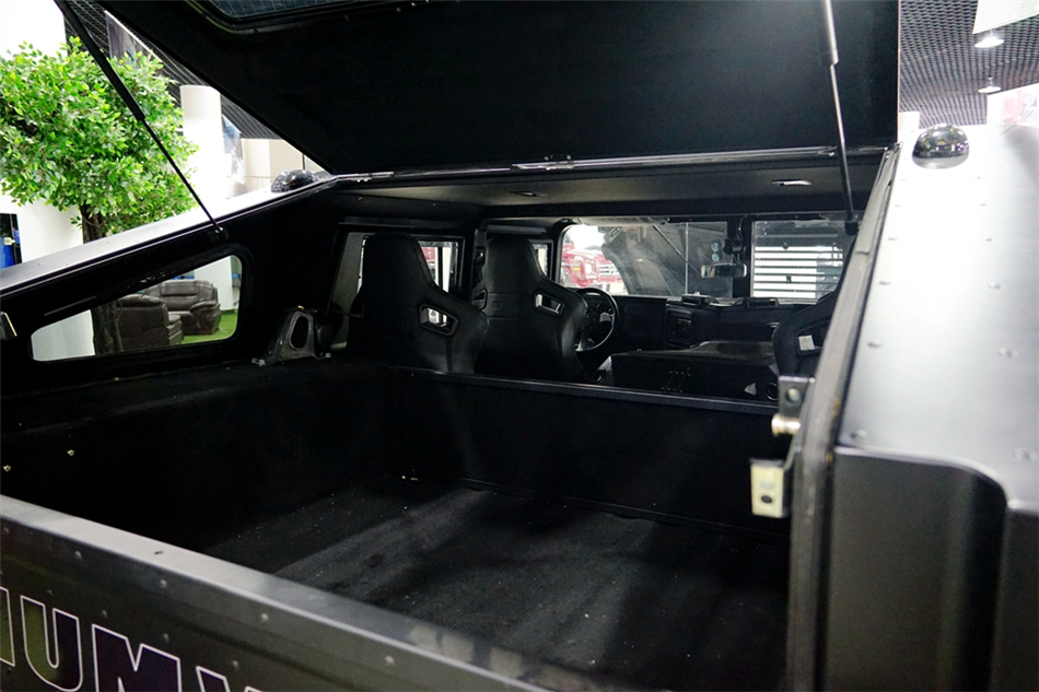 2018   Humvee C 6.2L