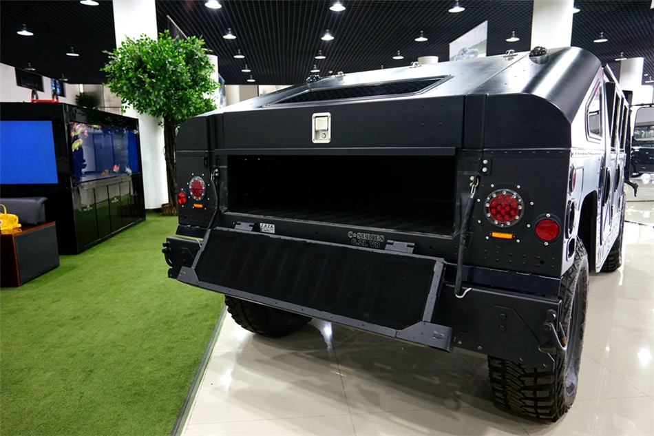 2018   Humvee C 6.2L