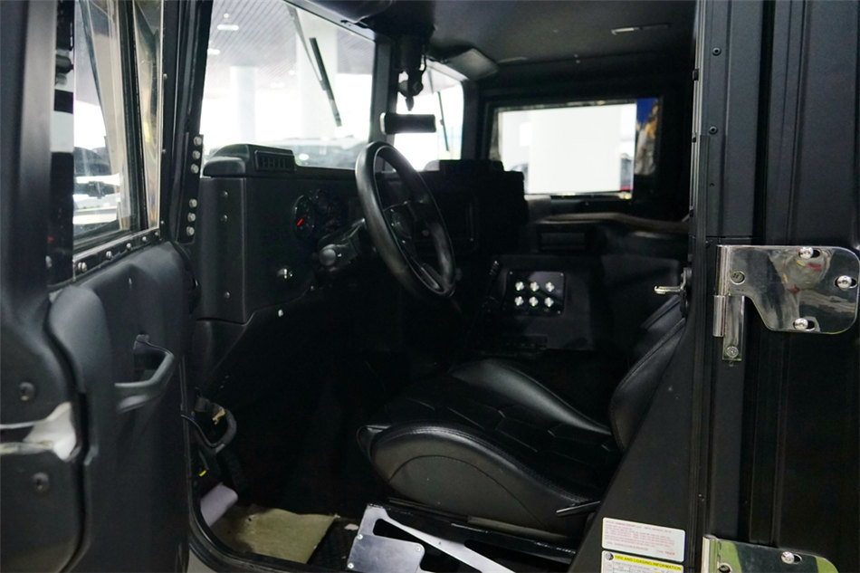 2018   Humvee C 6.2L ι