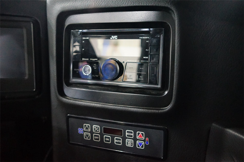 2018   Humvee C 6.2L ι