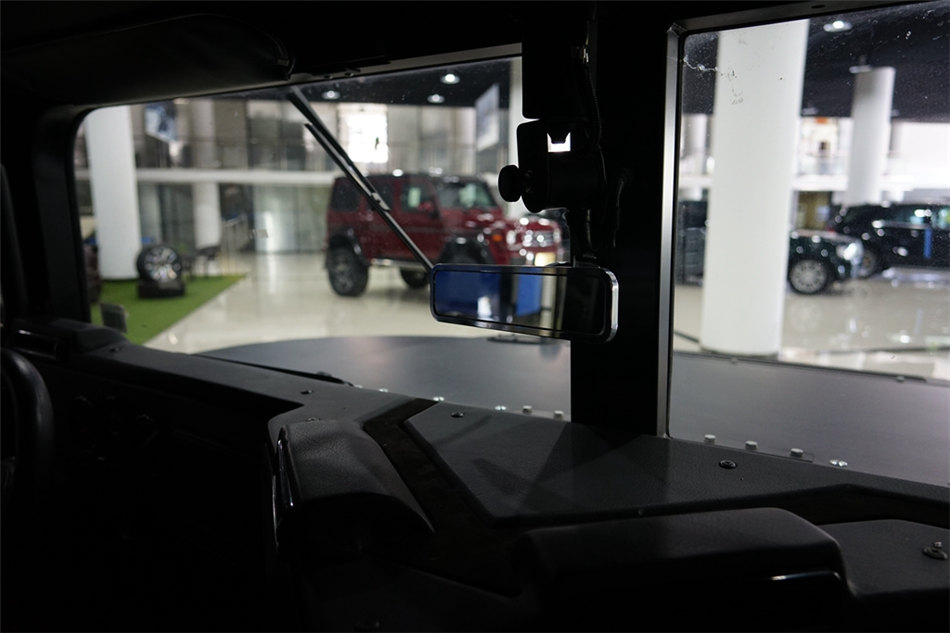 2018   Humvee C 6.2L ι