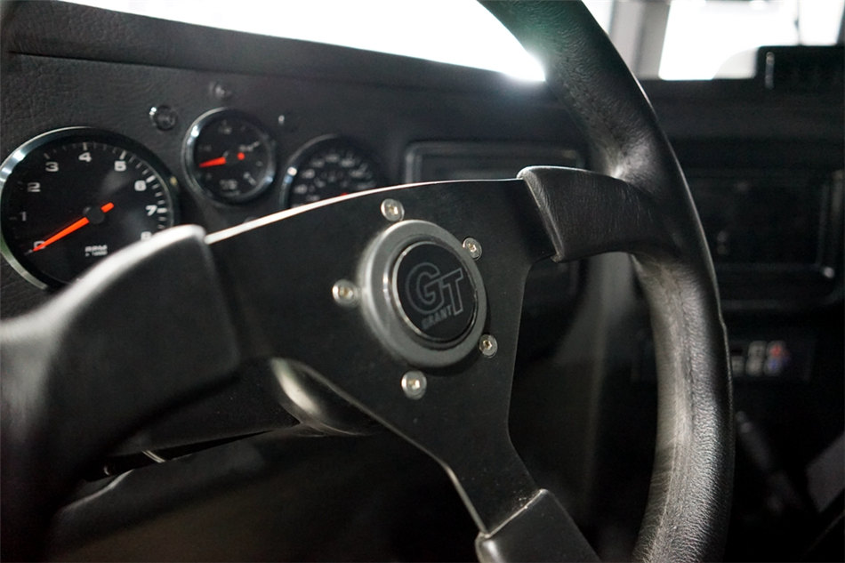 2018   Humvee C 6.2L ι