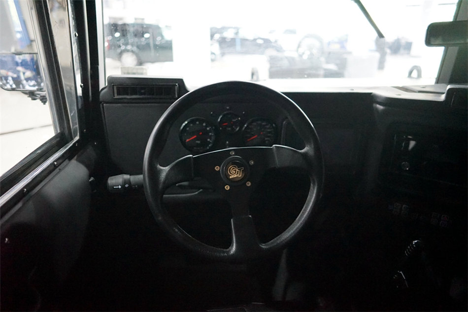 2018   Humvee C 6.2L ι