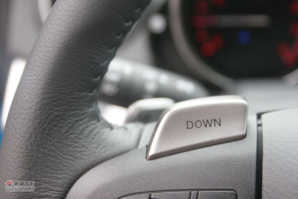 马自达3星骋内饰功能