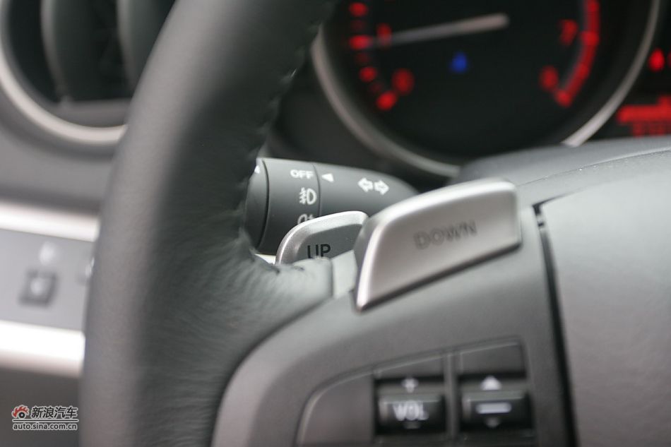 马自达3星骋内饰功能