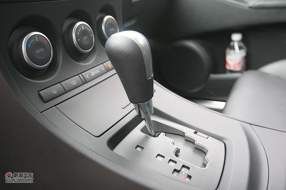 马自达3星骋内饰功能