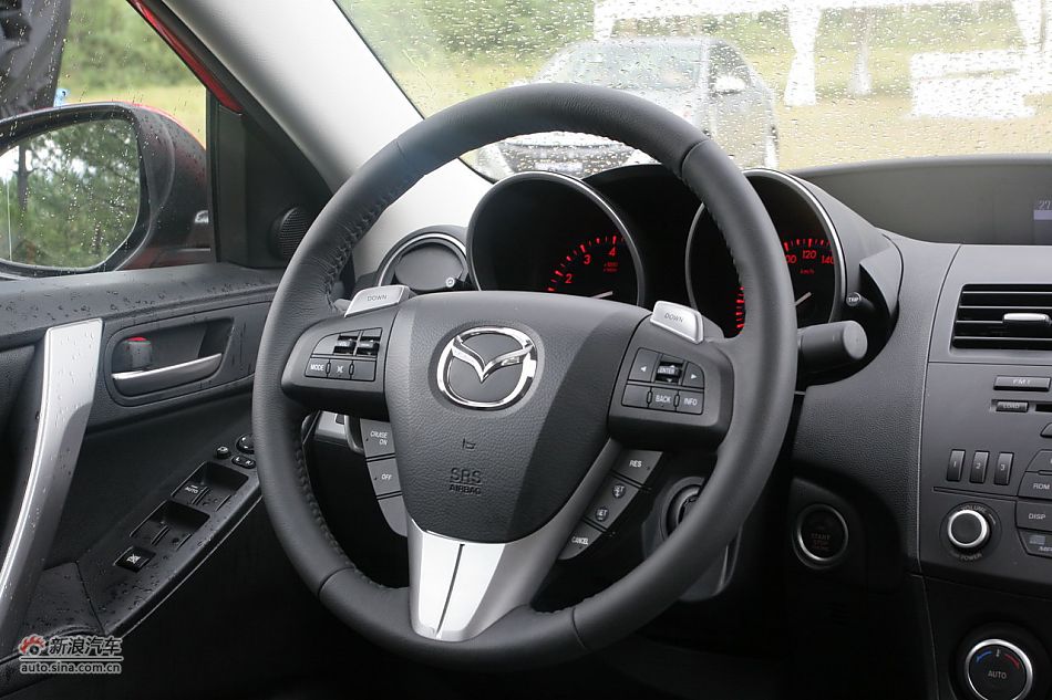 马自达3星骋内饰功能