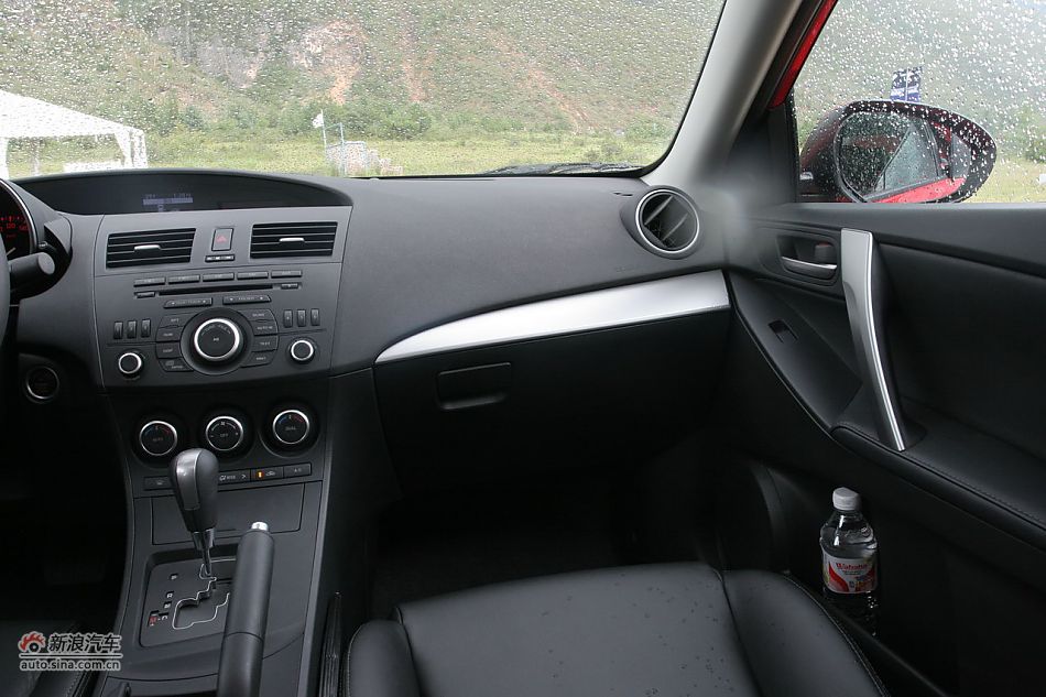 马自达3星骋内饰功能