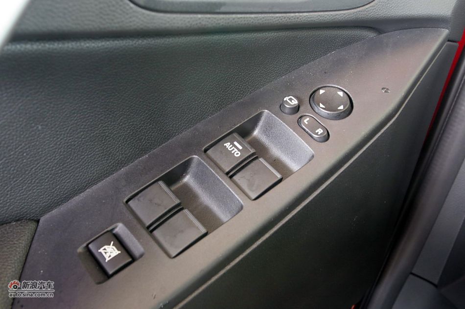 马自达3星骋内饰功能