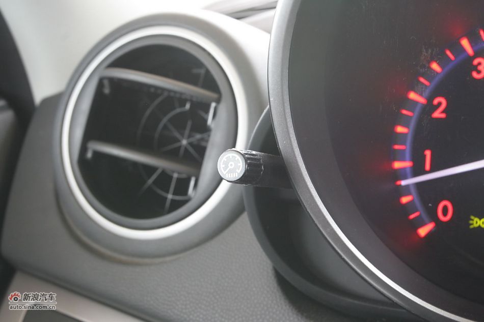 马自达3星骋内饰功能