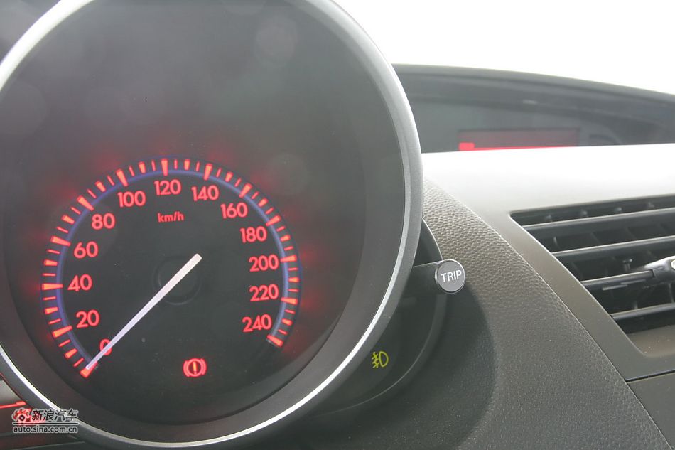 马自达3星骋内饰功能