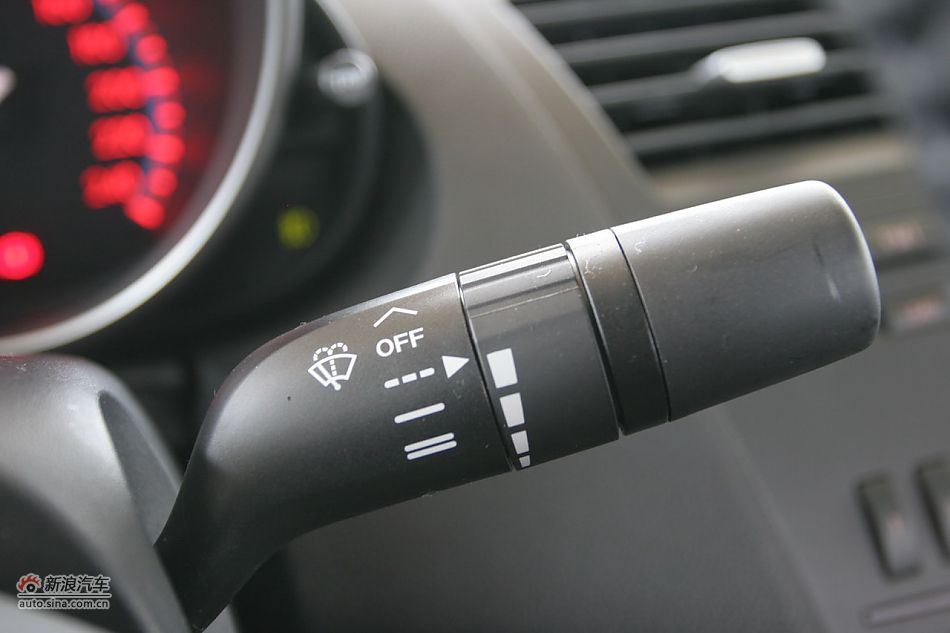 马自达3星骋内饰功能