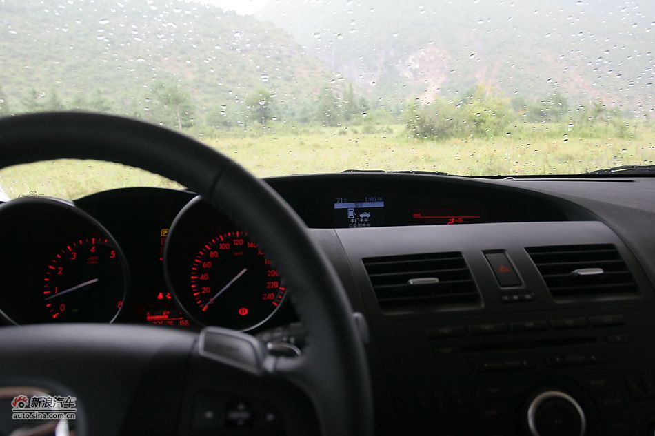 马自达3星骋内饰功能