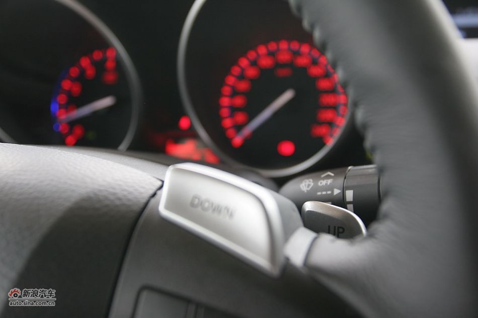 马自达3星骋内饰功能