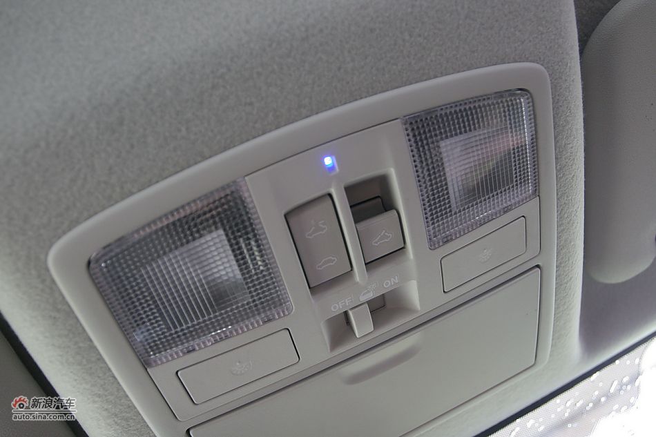 马自达3星骋内饰功能