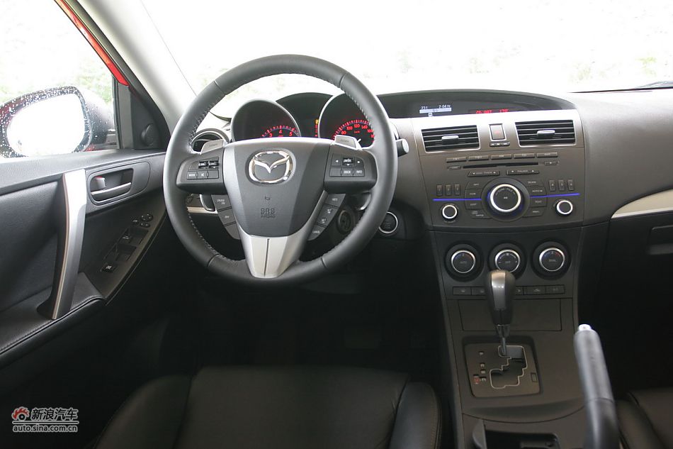 马自达3星骋内饰功能