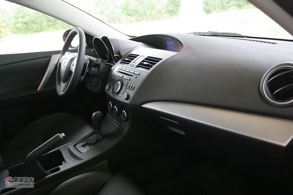 马自达3星骋内饰功能