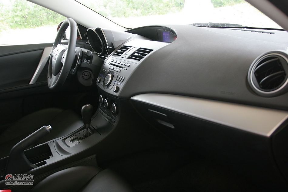 马自达3星骋内饰功能
