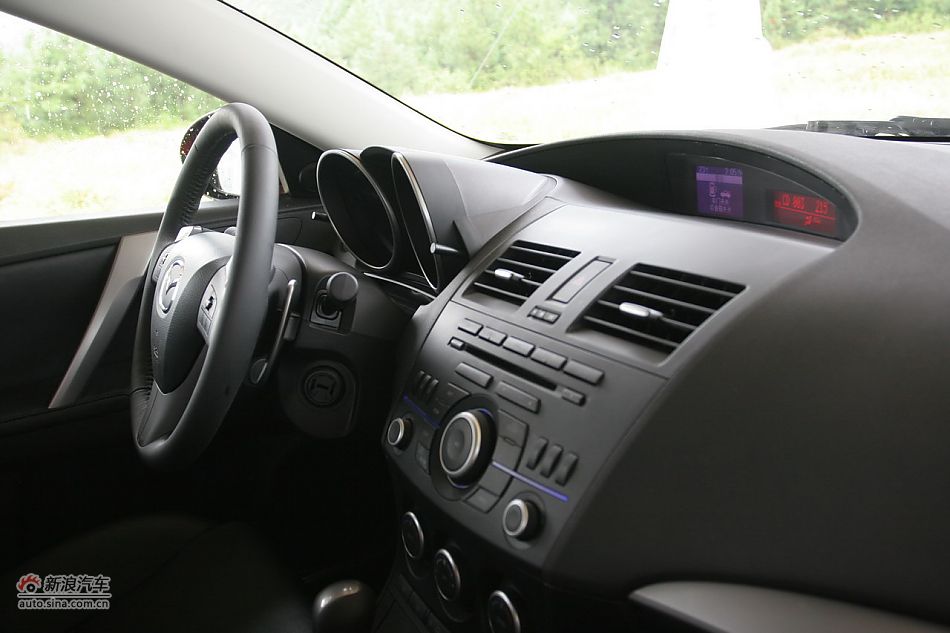 马自达3星骋内饰功能