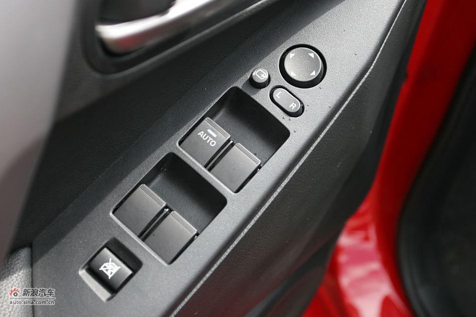 马自达3星骋内饰功能