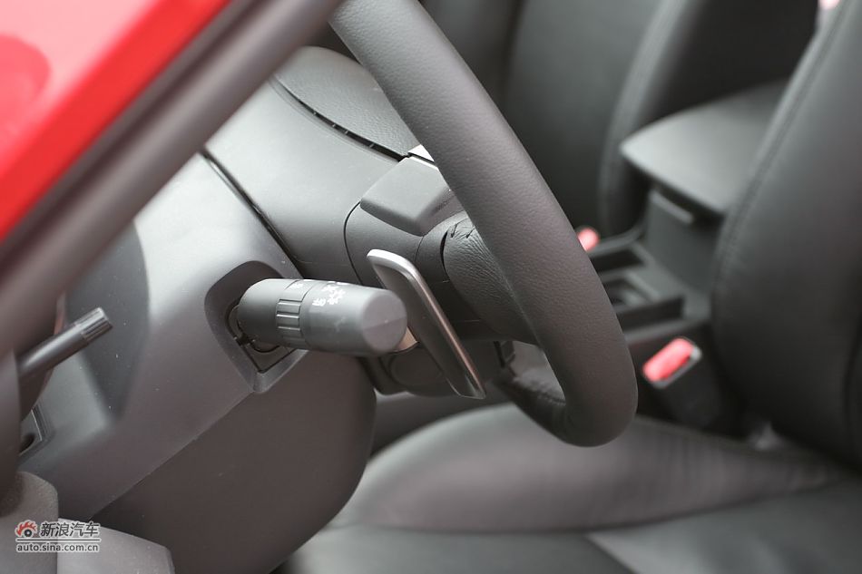 马自达3星骋内饰功能