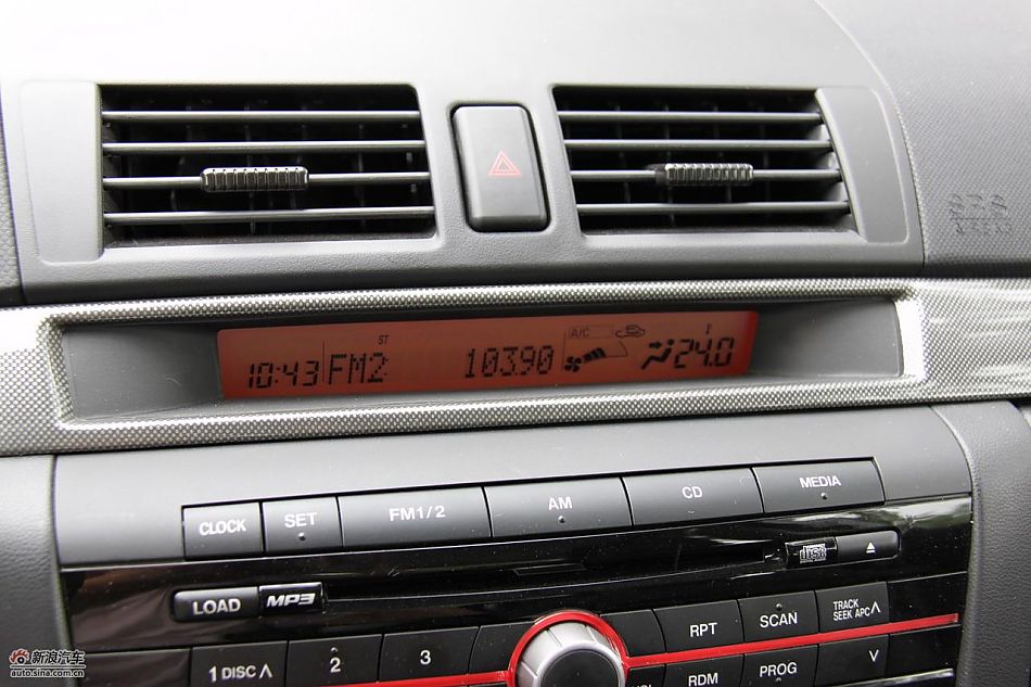 马自达3经典款内饰