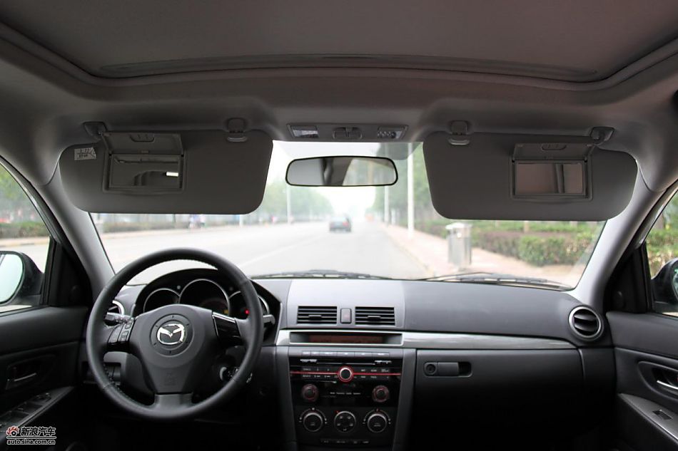 马自达3经典款内饰