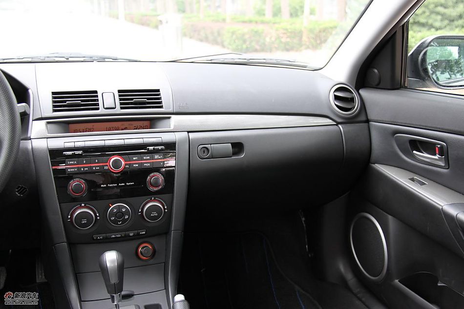 马自达3经典款内饰