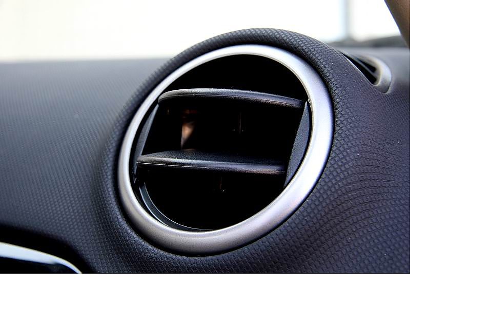 马自达3内饰图片