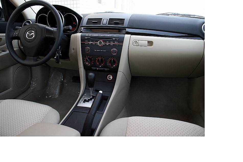 马自达3内饰图片