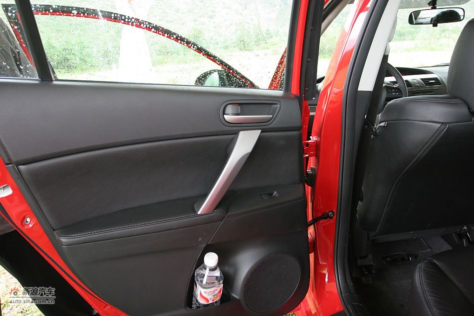 马自达3星骋座椅空间
