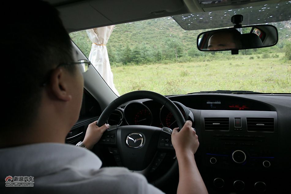 马自达3星骋座椅空间