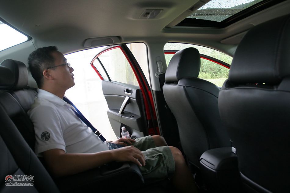 马自达3星骋座椅空间