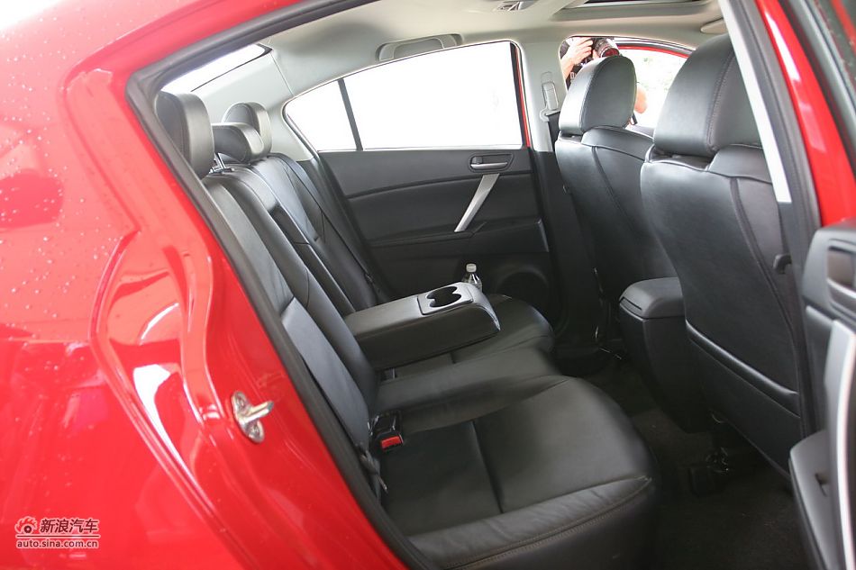 马自达3星骋座椅空间