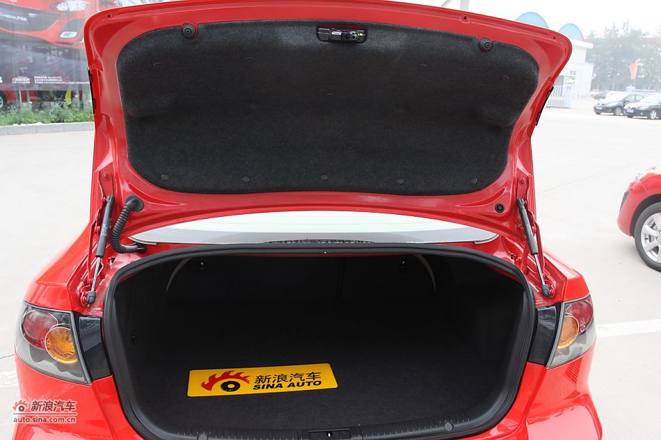 发动机、底盘悬挂及后备箱