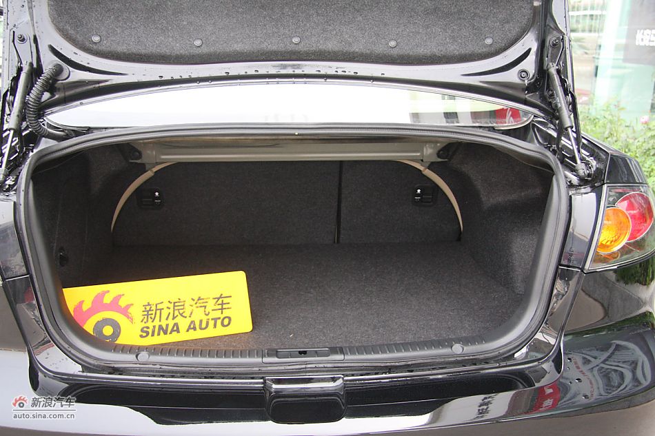 发动机、底盘悬挂及后备箱