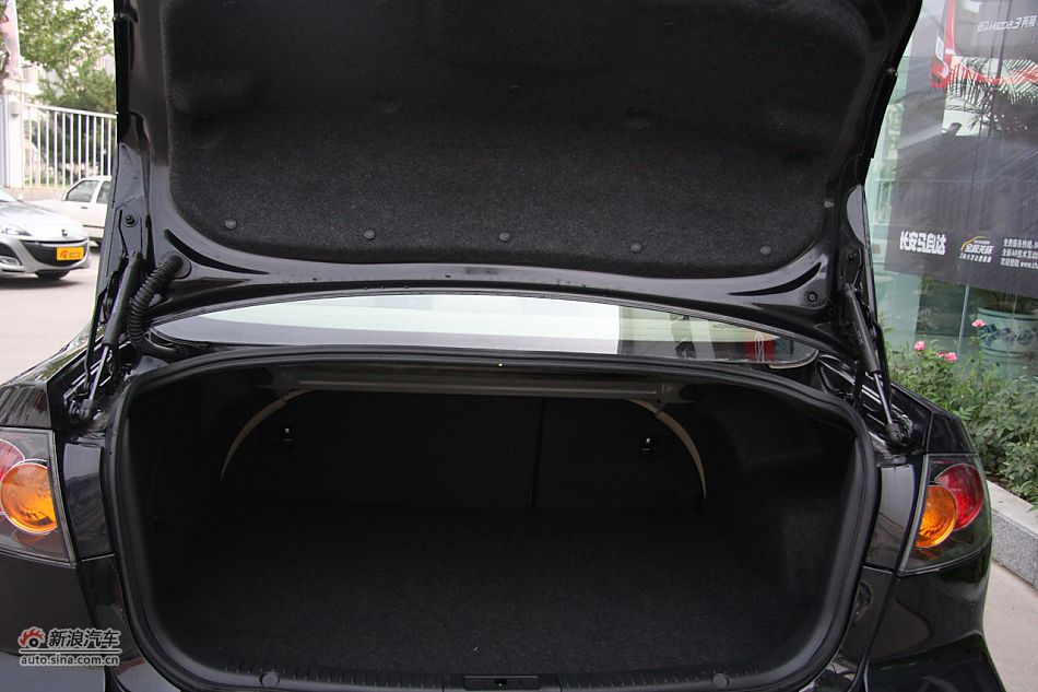 发动机、底盘悬挂及后备箱