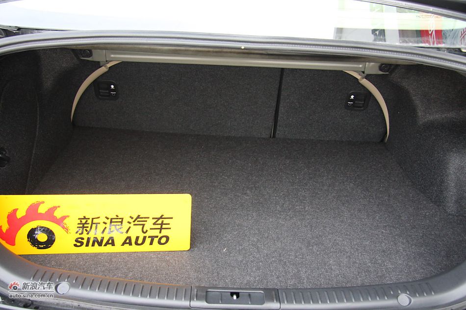 发动机、底盘悬挂及后备箱