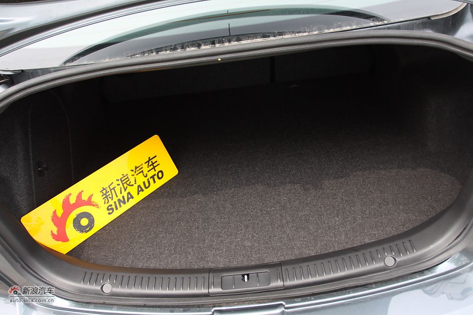 发动机、底盘悬挂及后备箱