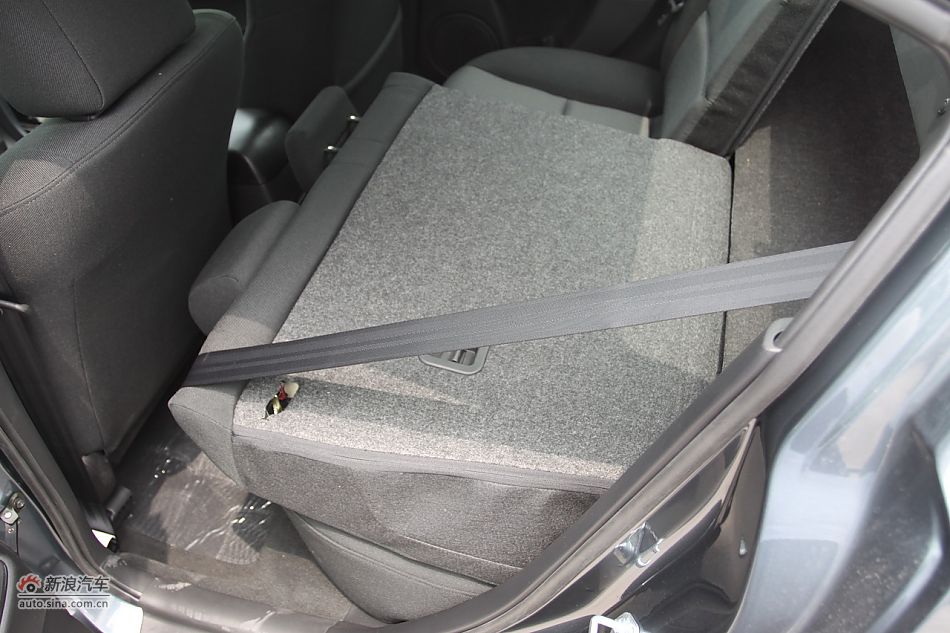 发动机、底盘悬挂及后备箱