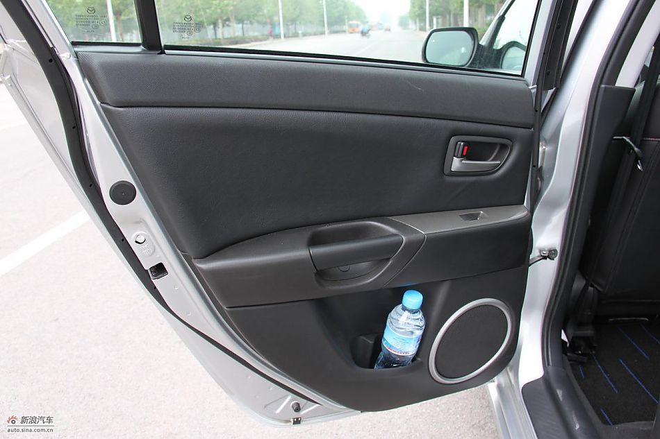 马自达3经典款内饰